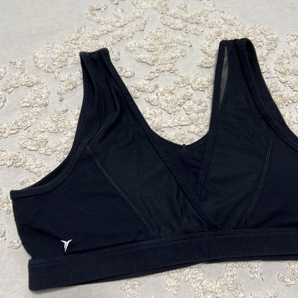 Old Navy Sports Bra. Size XL Black - Picture 2 of 3
